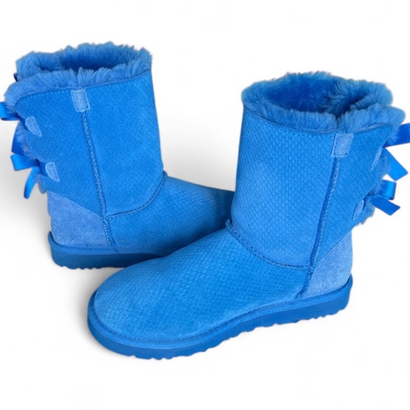 UGG Australia Bailey Bow Exotic Scales Classic Boots - Picture 1 of 17